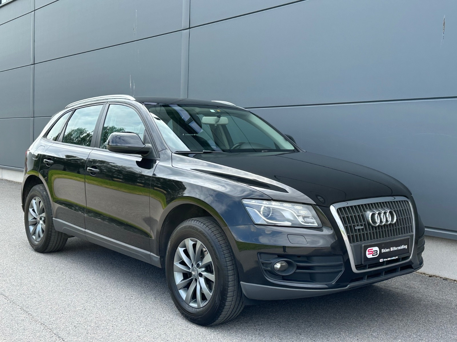 251_33069ef7-6516-43be-8d56-754fb18e8653 AUDI Q5 2.0 TDI 170CH QUATTRO – Image 1