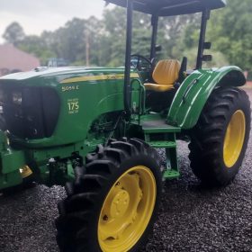 JOHN DEERE 5055E