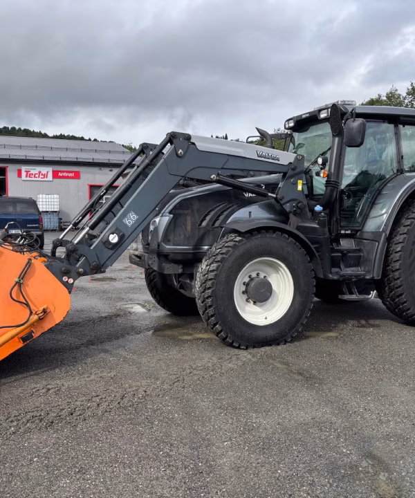 Valtra T153