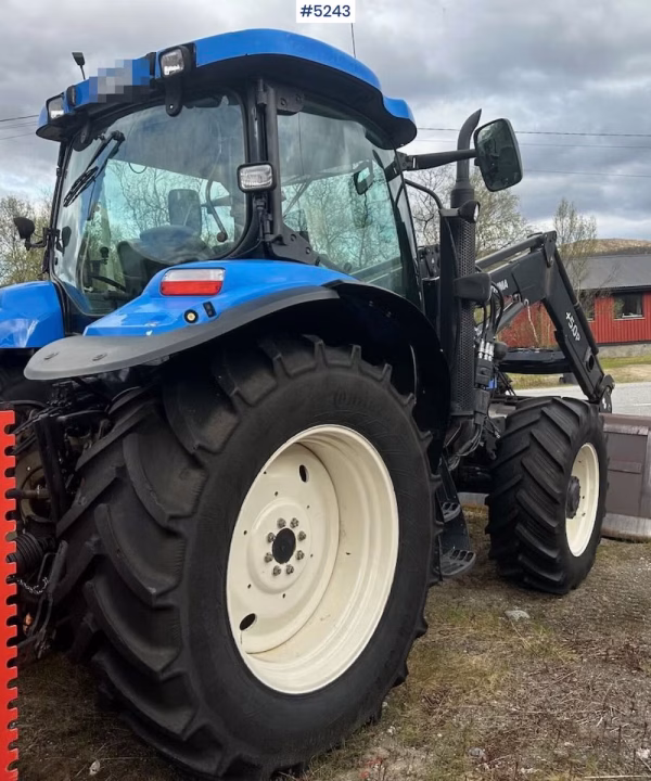 New Holland TS135